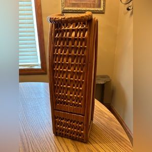 Wine bottle basket - wicker with handle 14" tall